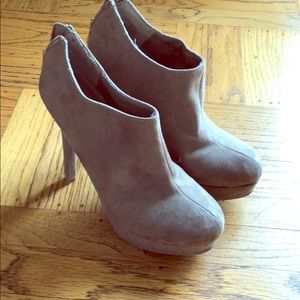 tan suede herled booties size 7